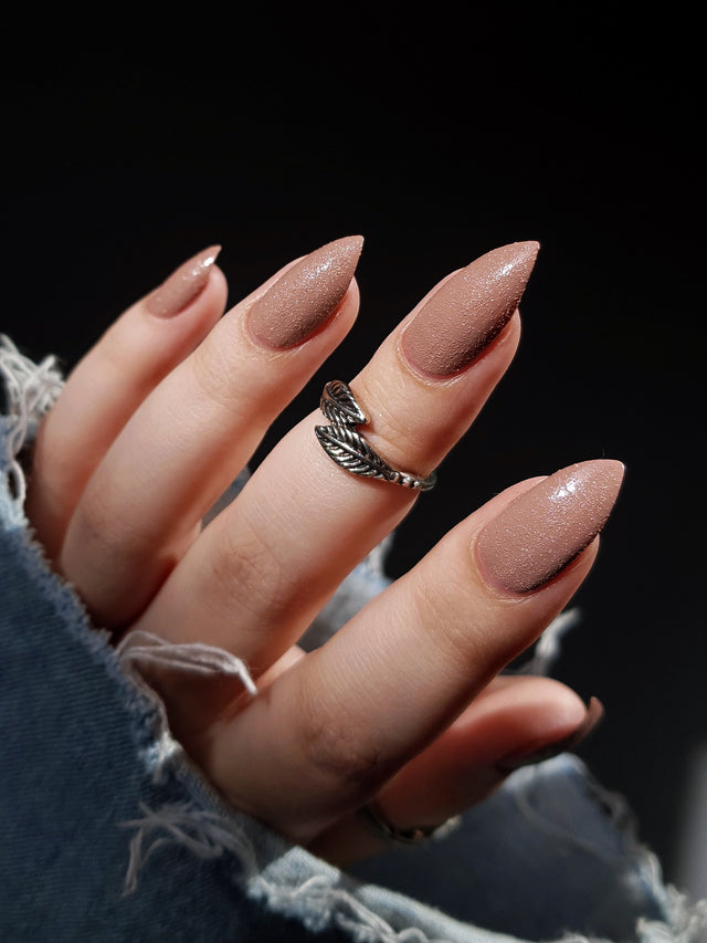 These Easy Hacks Will Turn Your Shiny Nail Polish Matte in A Jiffy | Be  Beautiful India